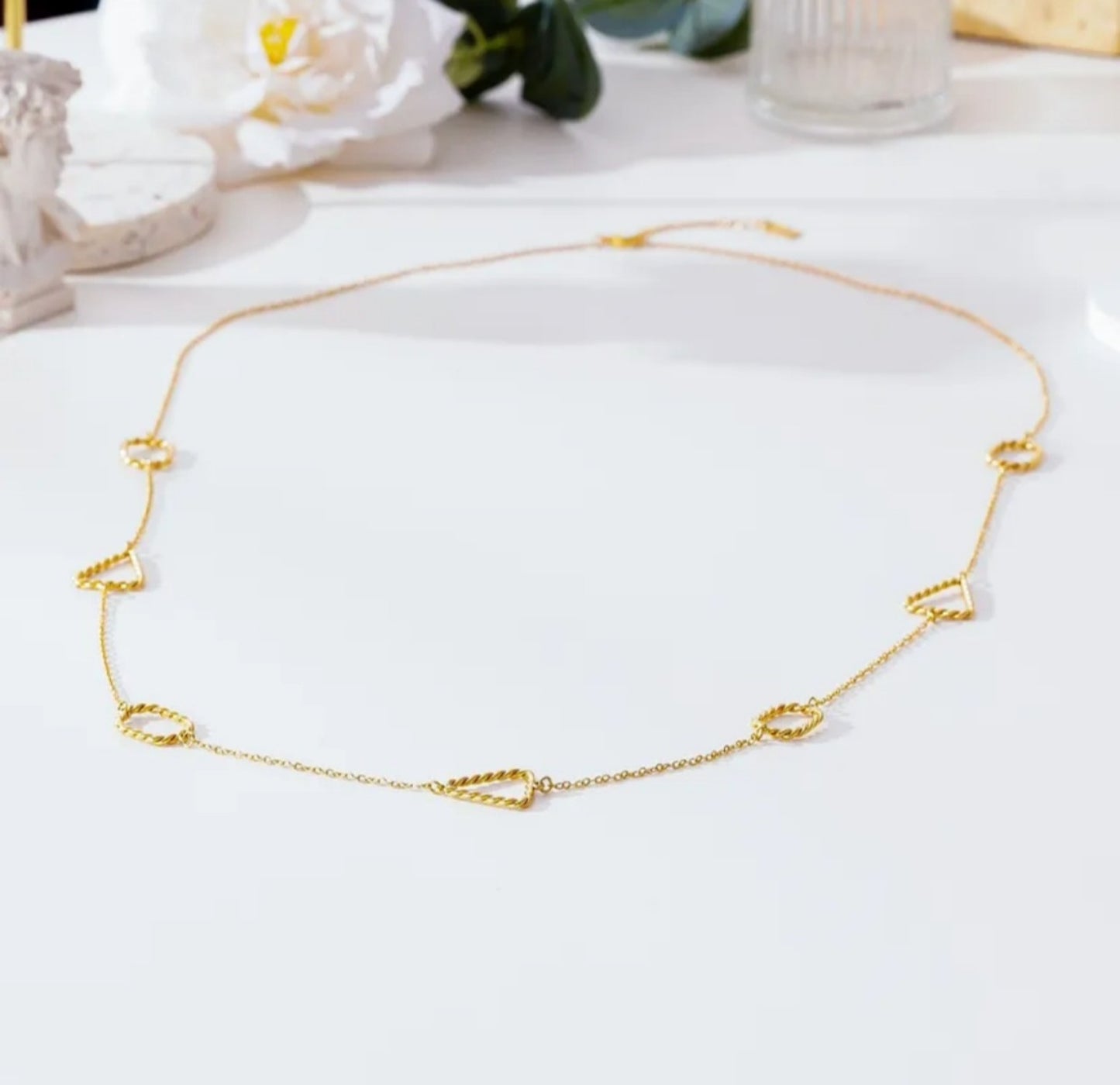 Collier Sautoir Formes Géométriques Ajourées