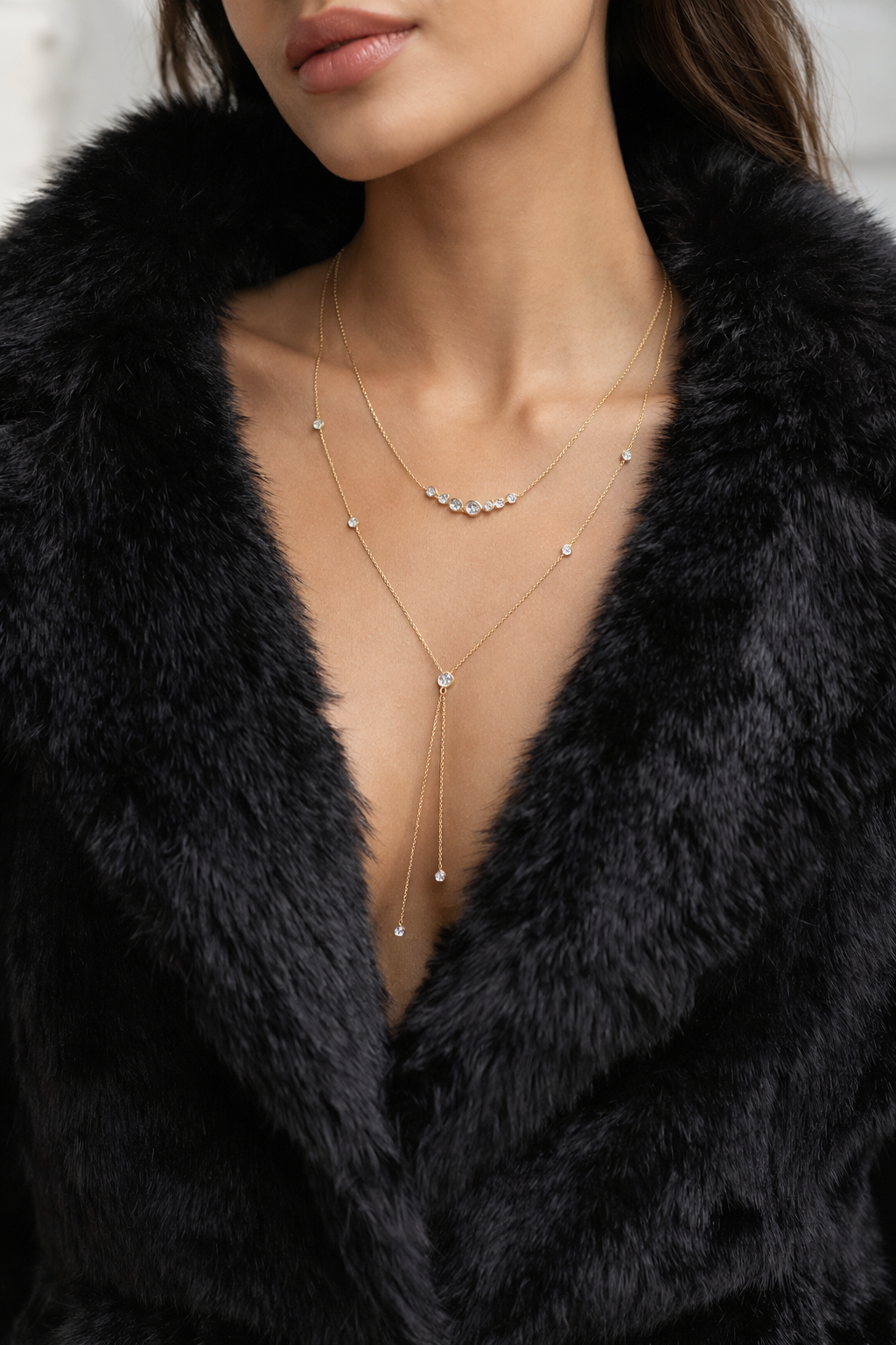 Collier Y doré avec pierres scintillantes