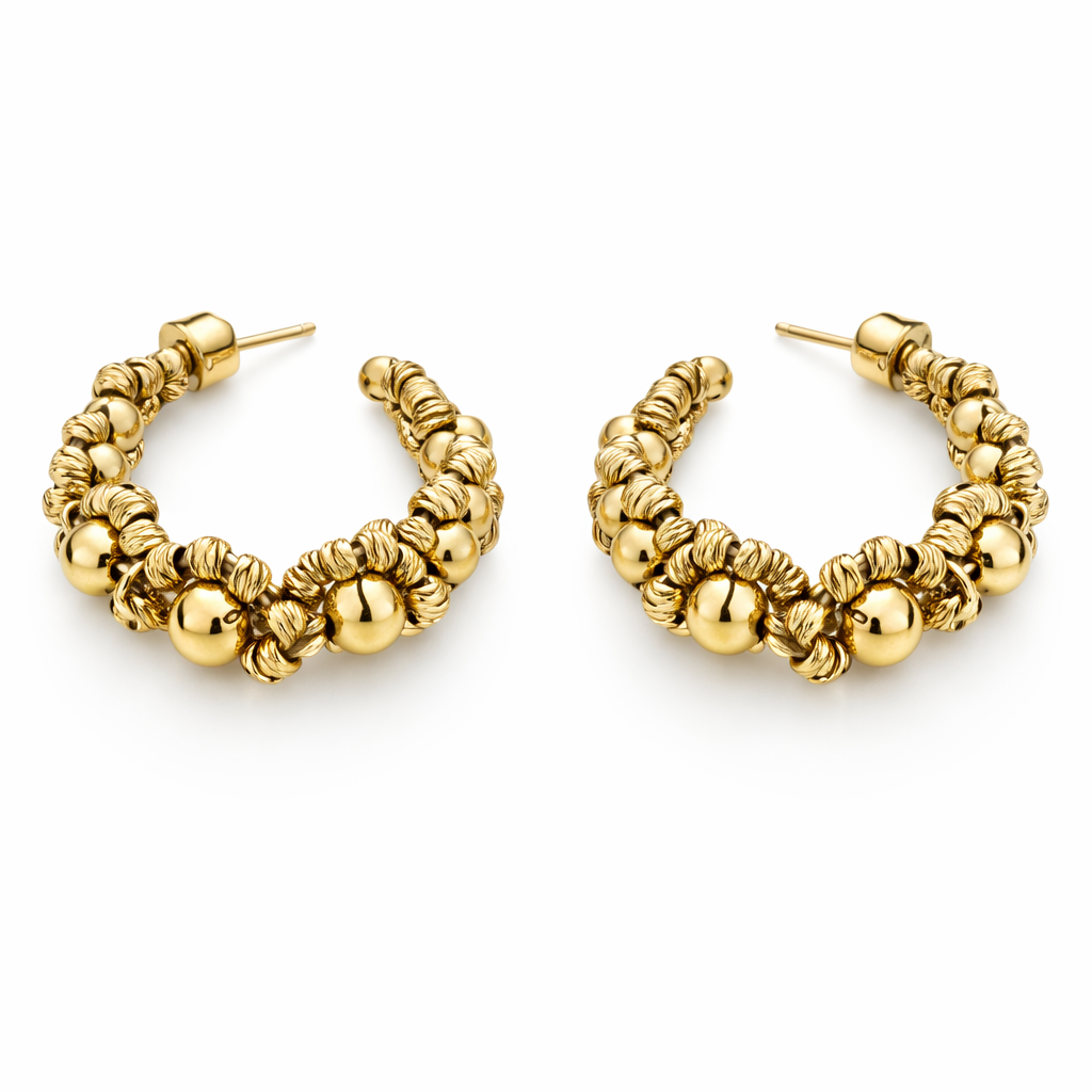 Pendientes de aro bañados en oro con cuentas texturizadas