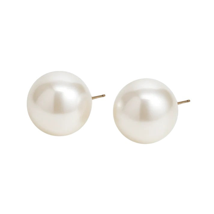 Pendientes de perlas blancas