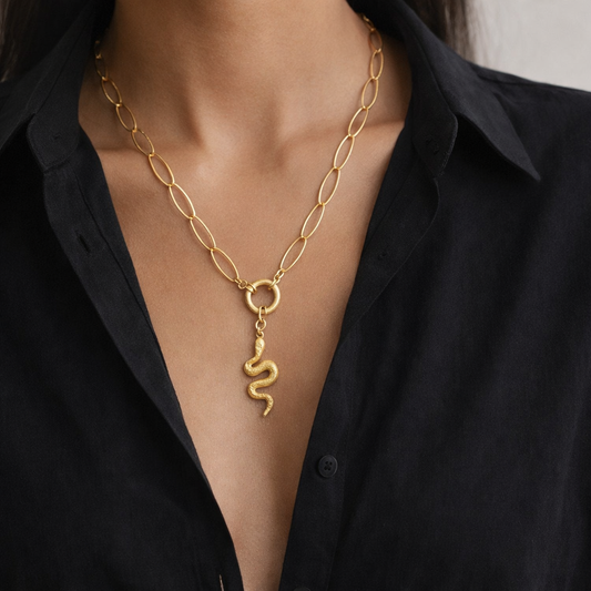 Collar de serpiente de oro
