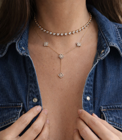 Collier Y doré à trèfles sertis